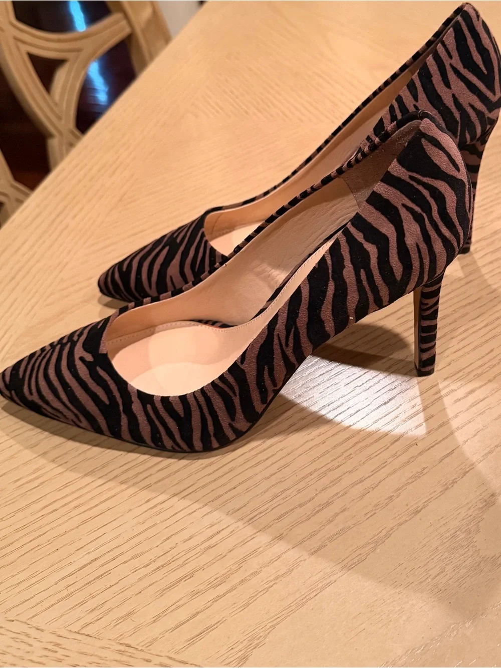 Vince Camuto Zebra Print Pointed Toe Stiletto Pumps Size 10